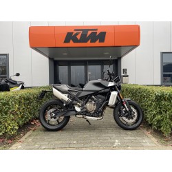 HUSQVARNA SVARTPILEN 801 24