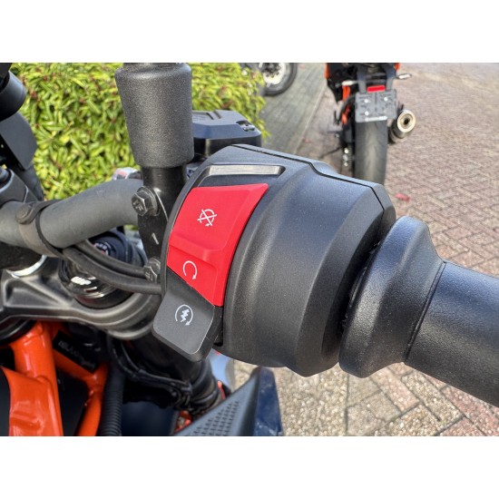 KTM DUKE 390 ORANGE ABS 24