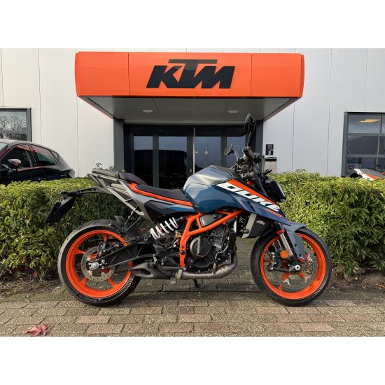 KTM DUKE 390 ORANGE ABS 24