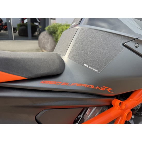 KTM 1290 SUPER DUKE R BLACK 2021   