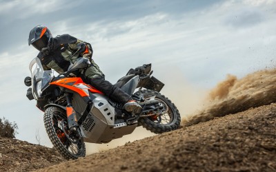 EEN WERELD VOL AVONTUUR WACHT OP JE MET DE VERFIJNDE KTM 790 ADVENTURE VAN 2025