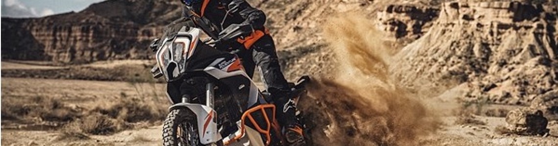DE VOLLEDIG NIEUWE KTM 1290 SUPER ADVENTURE R IS NIET TE STOPPEN, ZELFS NIET ALS DE WEG OPHOUDT