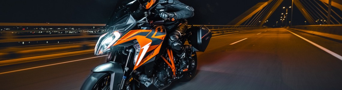 BREID JE JACHTTERREIN UIT OP DE KTM 1290 SUPER DUKE GT 2022 BREID JE JACHTTERREIN UIT OP DE KTM 1290 SUPER DUKE GT 2022