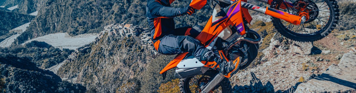 UITDAGING AANVAARD! DE 2024 KTM ENDURO-SERIE, GEMAAKT OM GRENZEN TE VERLEGGEN