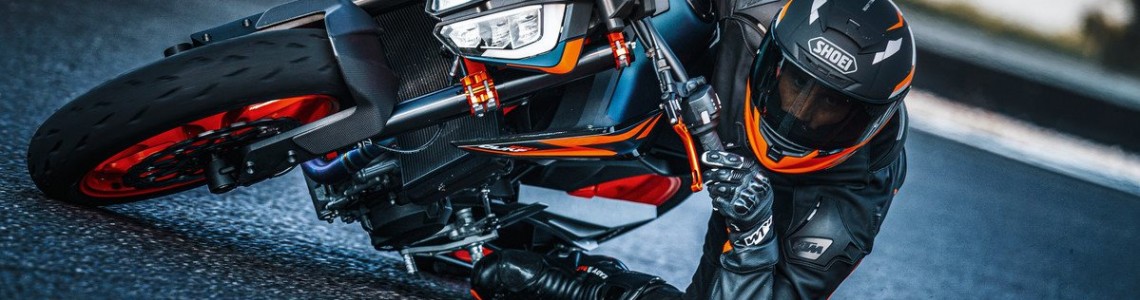 2022 KTM 890 DUKE R-DE SUPER SCALPEL KRIJGT EEN NIEUWE SCHERPE LOOK