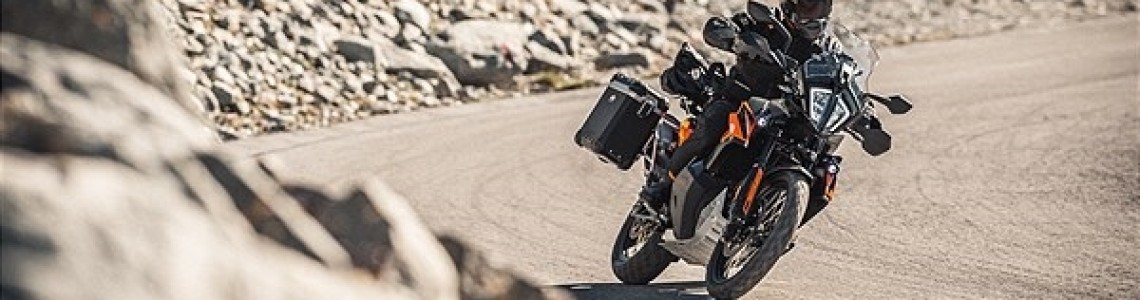 DE UTIEME GRAVELVRETER: WE PRESENTEREN DE NIEUWE KTM 890 ADVENTURE