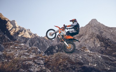 TOTALE DOMINANTIE IN HET TERREIN: DE KTM ENDURO'S VOOR 2023