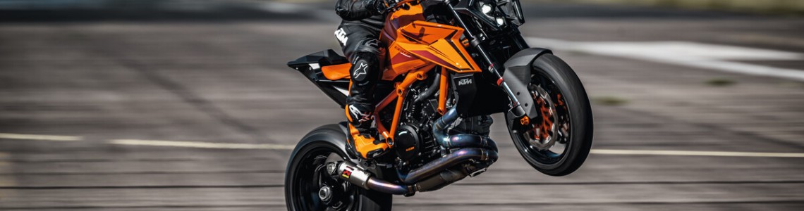 MAAK KENNIS MET DE KTM 1390 SUPER DUKE R - HET BEEST IS UIT ZIJN WINTERSLAAP ONTWAAKT.